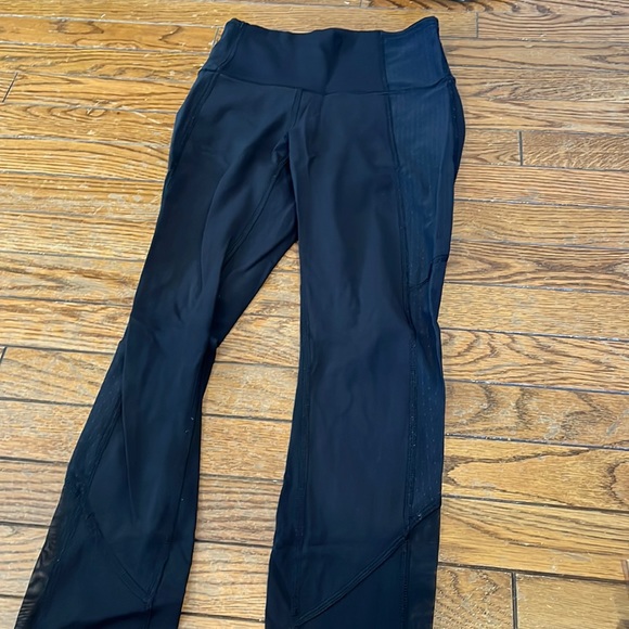 LULULEMON FULL LENGTH WUNDER UNDER LEGGINGS WITH POLKA DOT MESH SEAMS. - Picture 1 of 3